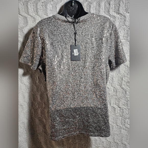 NWT DKNY Gray Scoop Neck Sequin T Shirt Large - Picture 3 of 7
